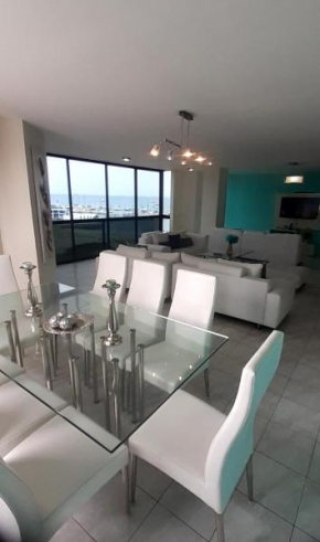 Apartamento en malecón de Salinas hermosa vista